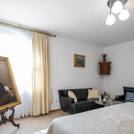 Sinjorina Leticia Apartmán Split